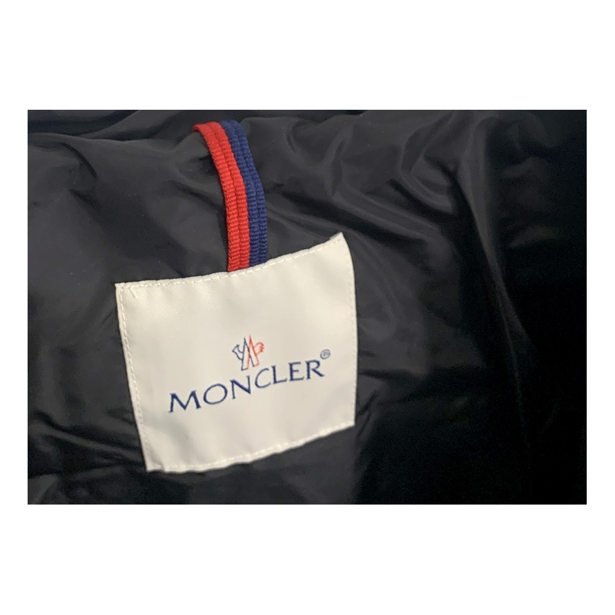 Moncler Cinched-Waist Fur-Trim Hooded Puffer Jacket | Black | Fur Trim | Cinched Waist