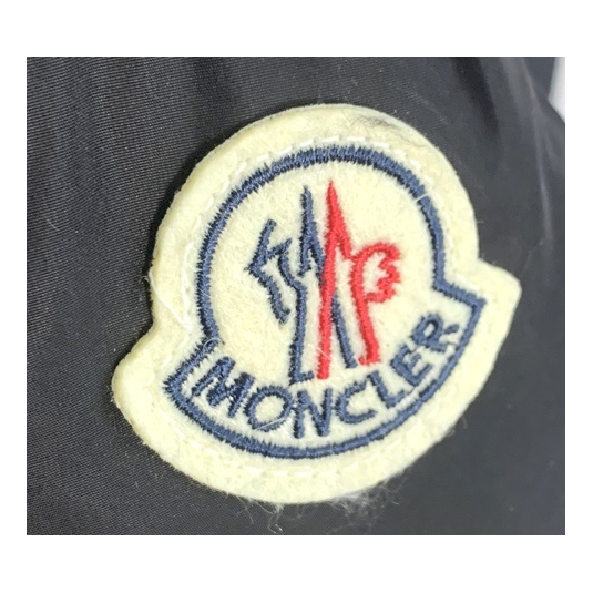 Moncler Cinched-Waist Fur-Trim Hooded Puffer Jacket | Black | Fur Trim | Cinched Waist