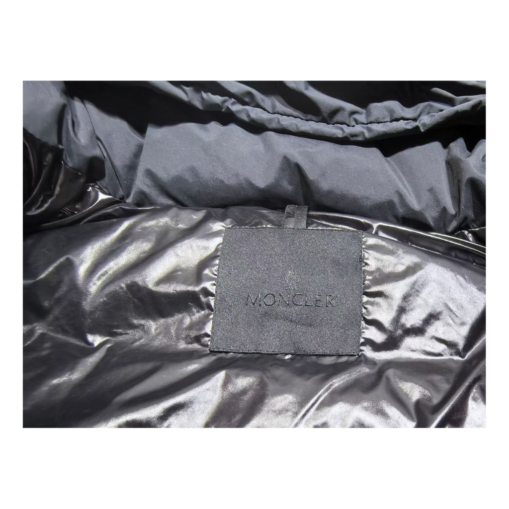 Moncler Madeira Hooded Puffer Jacket | Premium Down | Refined Quilting
